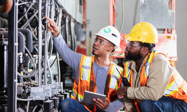Best Electrical Contractors for Businesses  in Maricopa, CA